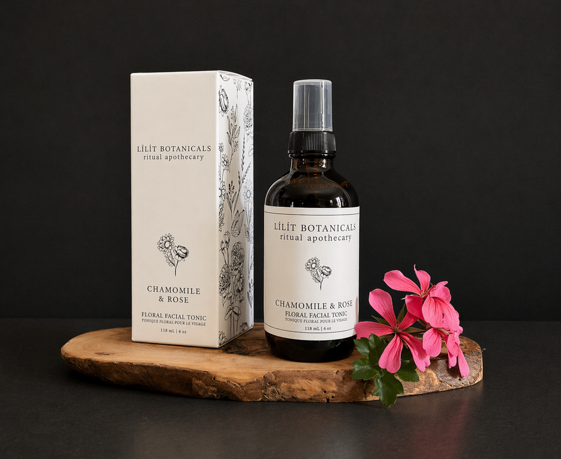 Tonique pour le visage floral à la camomille et à la rose